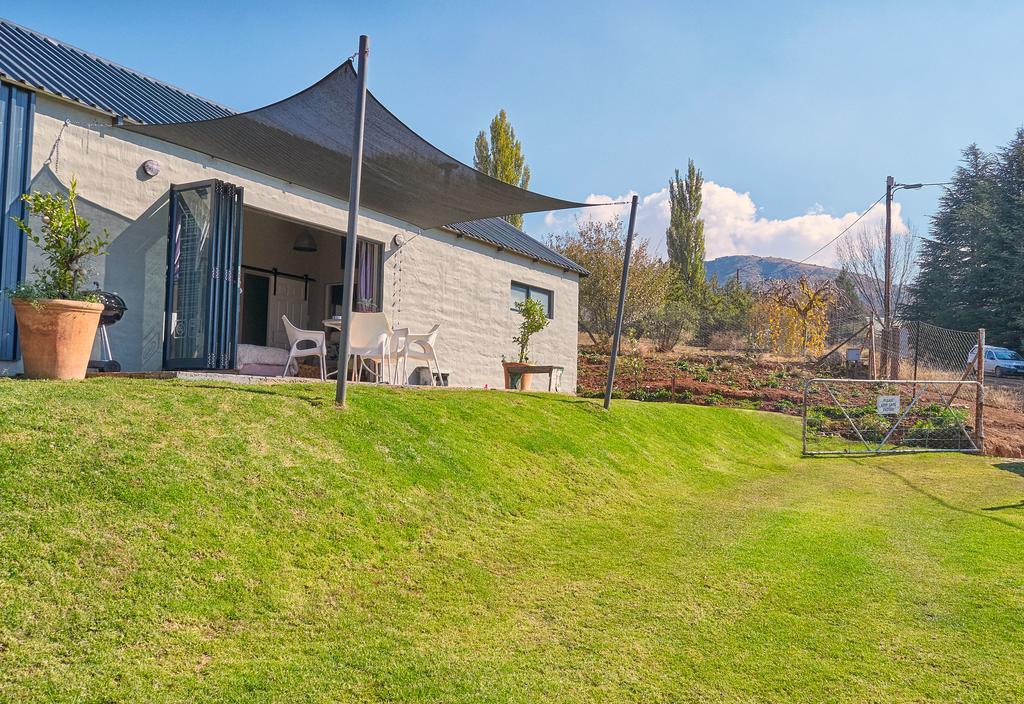 Lola'S Self Catering Accommodation Кларенс Екстериор снимка