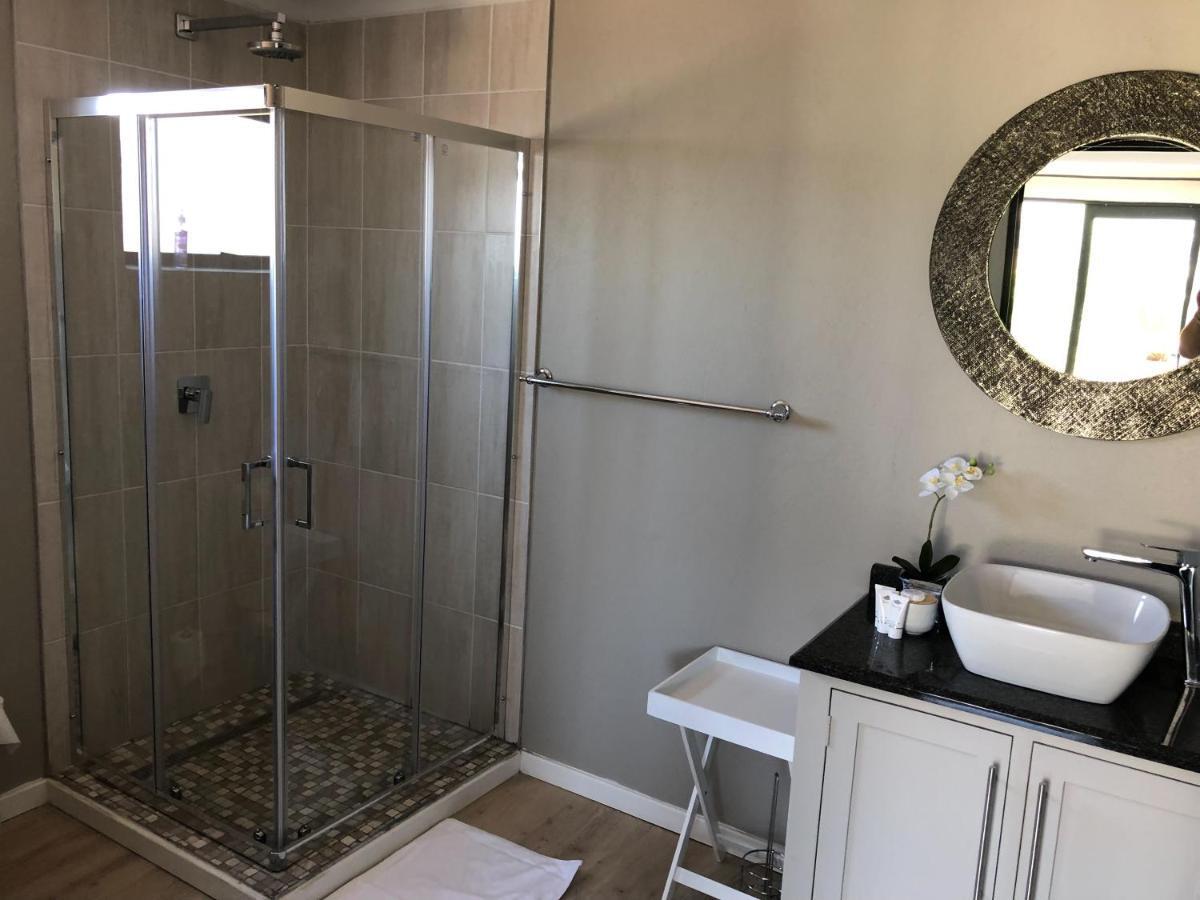 Lola'S Self Catering Accommodation Кларенс Екстериор снимка