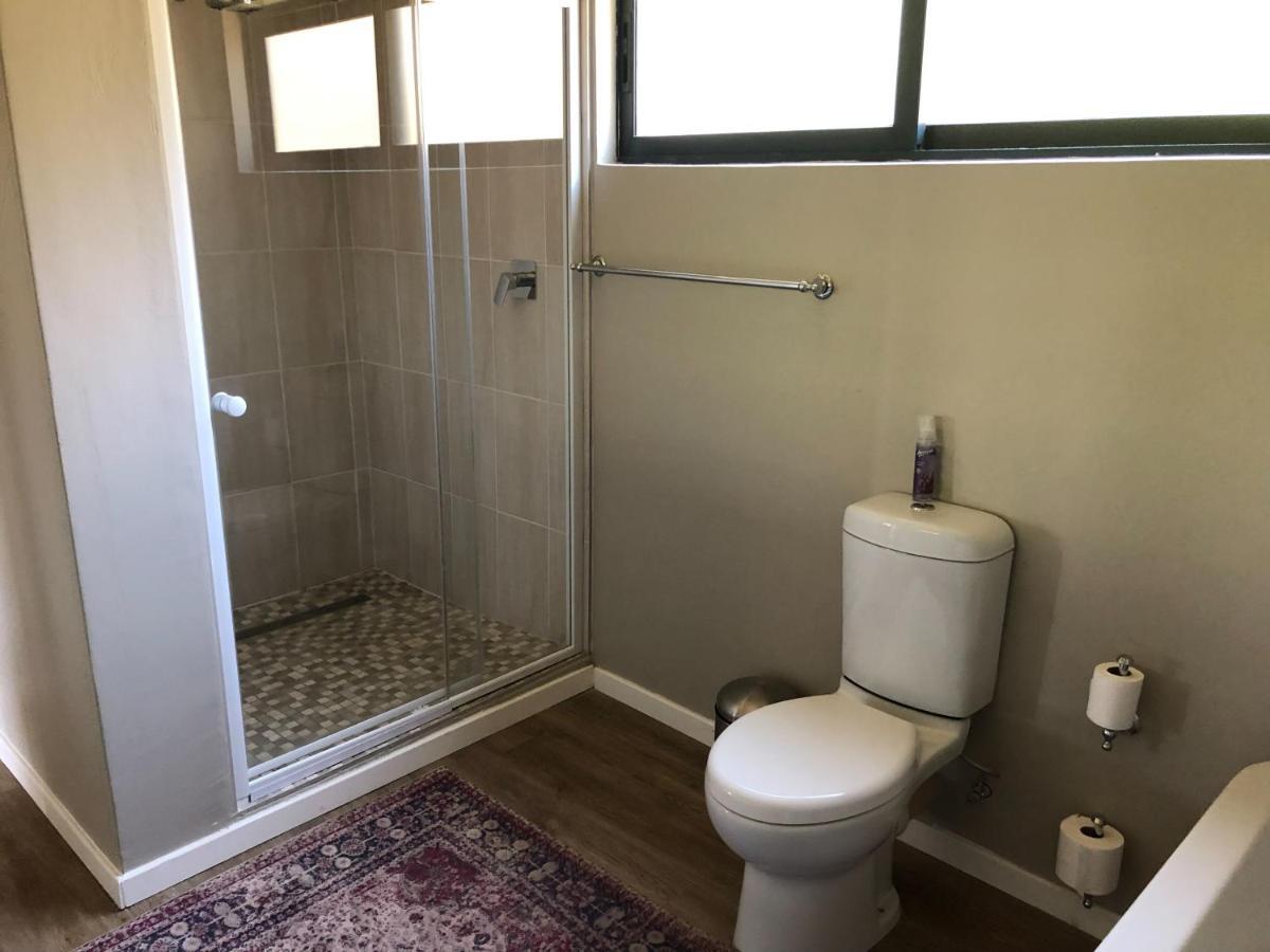Lola'S Self Catering Accommodation Кларенс Екстериор снимка
