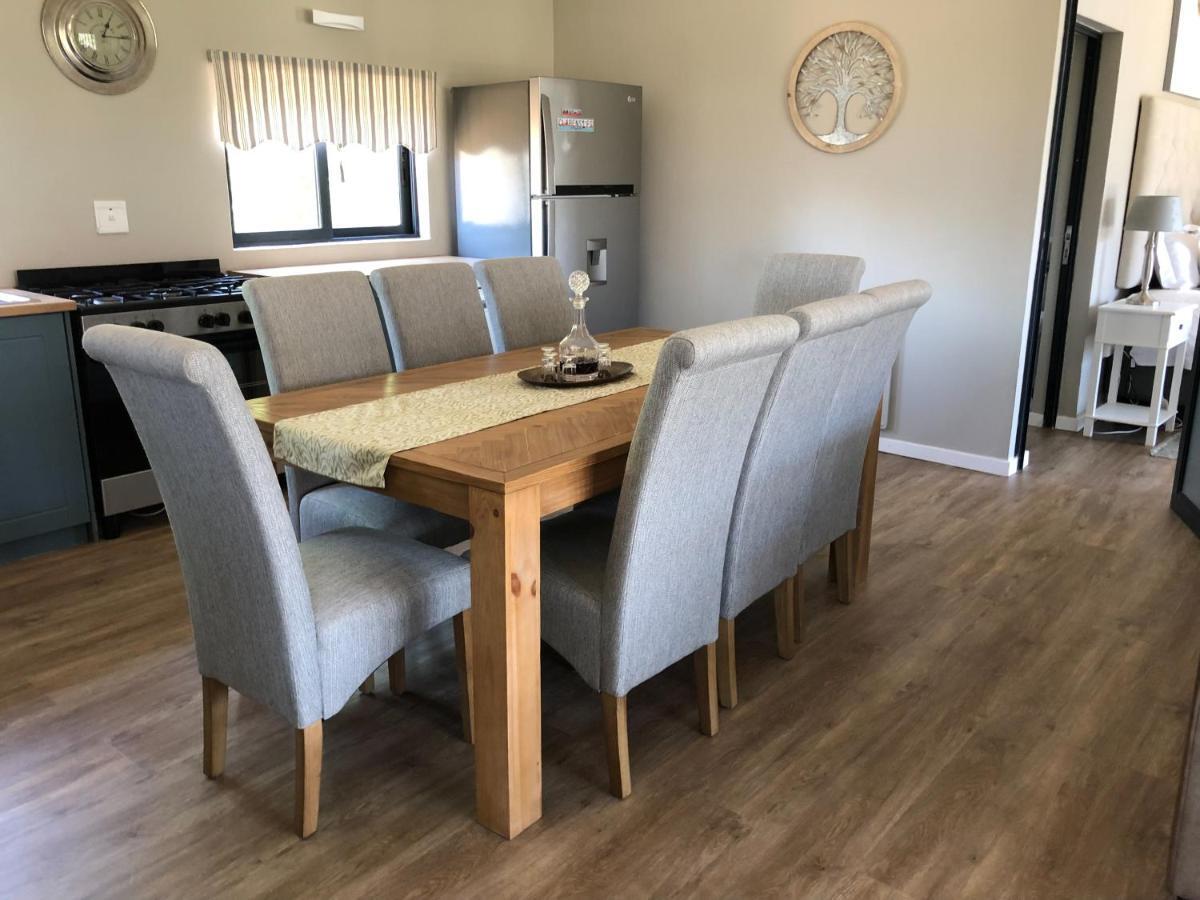 Lola'S Self Catering Accommodation Кларенс Екстериор снимка